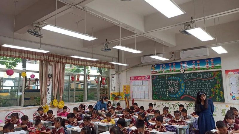 上海厂房LED工矿灯选购：关键指标与选型逻辑**